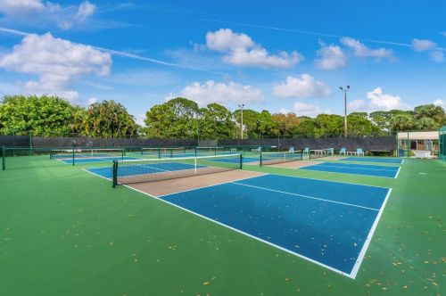 499 Casanova Cir, Fort Pierce FL  34986-1713 exterior