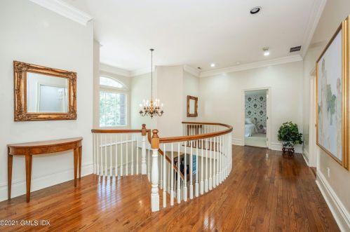 158 Clapboard Rdg Rd, Greenwich CT 06831-3351 exterior