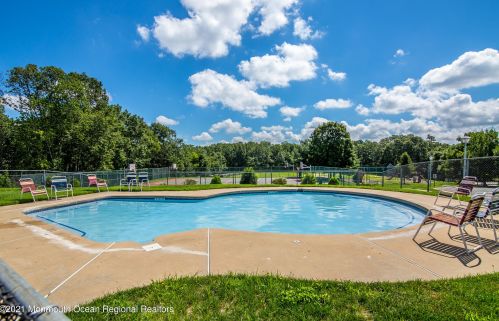 1202 Dahlia Ct, Jackson Twp NJ 08527-4160 exterior