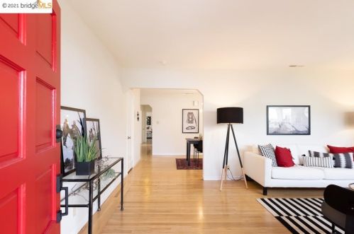 1424 Harmon St, Berkeley, CA 94702-2718