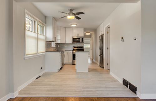 2959 Washtenaw Ave, Chicago IL 60645-3210 exterior