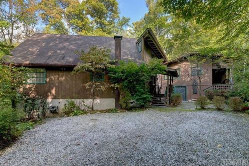 322 Hickory Hill Rd, Highlands, NC 28741-8523