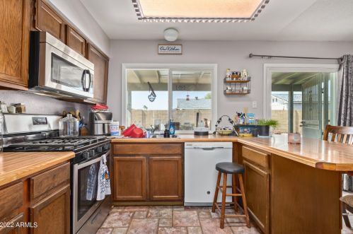 3732 Crocus Dr, Phoenix AZ 85053-5316 exterior