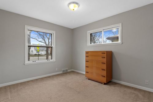 3816 51, Milwaukee WI 53220-2022 exterior