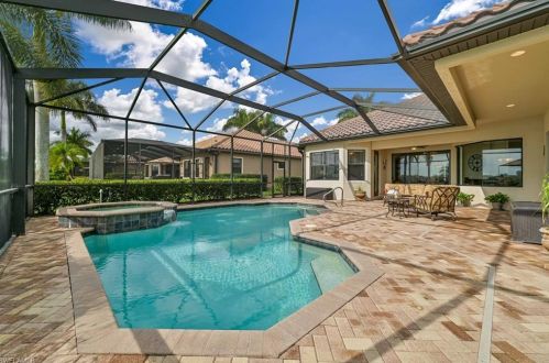 10130 Biscayne Bay Ln, Naples FL 34120-3754 exterior