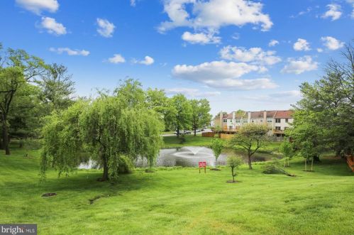 6020 Kestner Cir, Alexandria VA  22315-4833 exterior