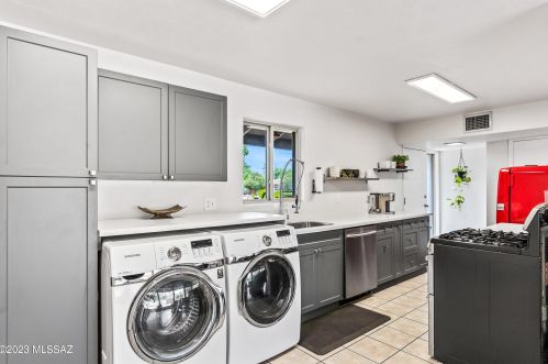 4327 Timrod St, Tucson AZ 85711-4252 exterior