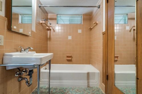 3223 Duchess Trl, Dallas TX 75229-5012 exterior