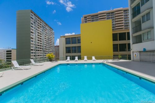 747 Amana St, Honolulu HI  96814-5115 exterior