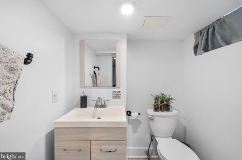 714 Carpenter St, Philadelphia PA  19147-3908 exterior