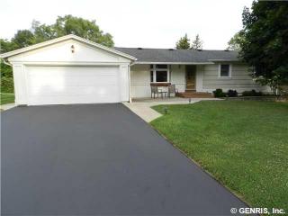 13 Regina Dr, Rochester NY  14606-3526 exterior