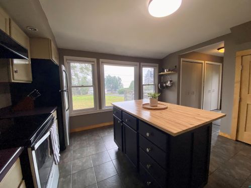 102 11 St, Duluth MN 55805-1554 exterior