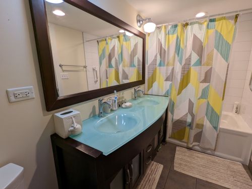 1856 Berenice Ave, Chicago IL 60613-2720 exterior