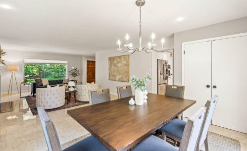 7607 Lake Dr, Milwaukee WI  53217-2909 exterior