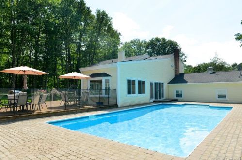 95 Mountain View Dr, Torrington CT 06791-1120 exterior