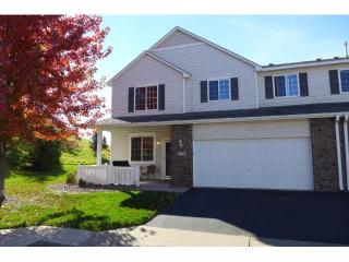 11021 Oak Grove Cir, Saint Paul, MN 55129-8749