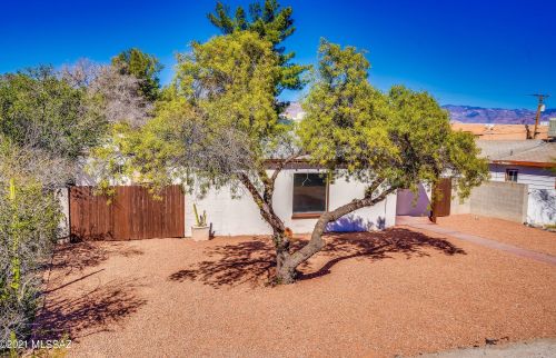 4137 1 St, Tucson AZ 85711-1510 exterior