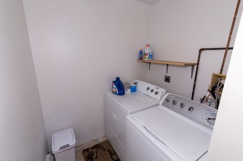 18 Vinton Dr, Concord NH 03303-1584 exterior