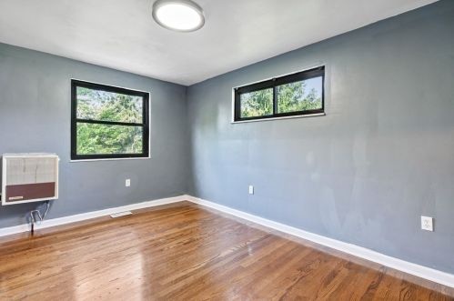 308 Frazier Dr, Pittsburgh PA 15235-5257 exterior