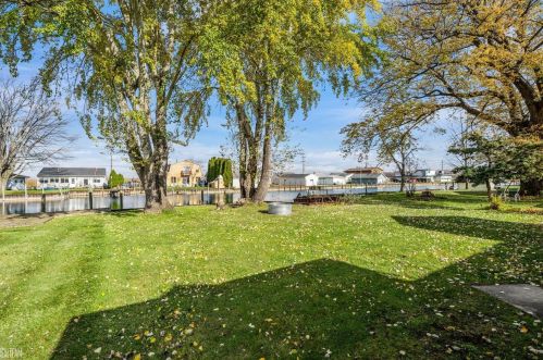 6334 Marina Dr, Algonac MI 48001-4212 exterior