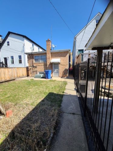 3008 Spaulding Ave, Chicago IL 60651-4224 exterior
