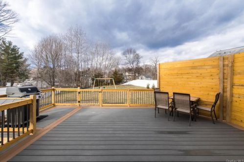 104 Autumn Dr, Poughkeepsie NY 12603-5616 exterior