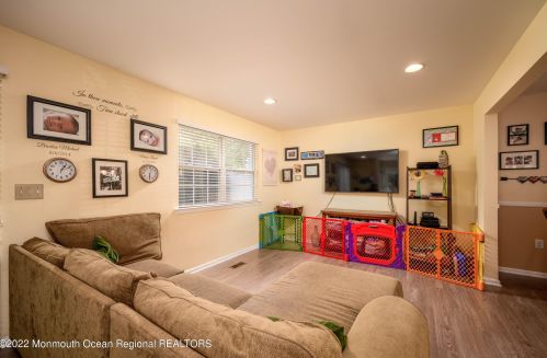 3201 Kapalua Ct, East Freehold NJ 07728-5917 exterior