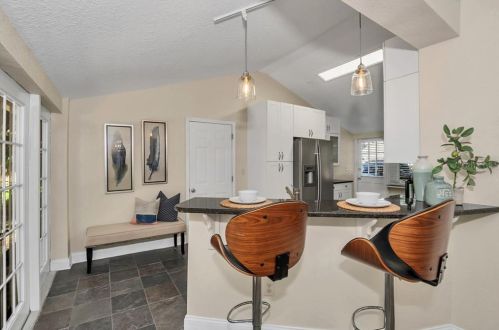 2115 Frst Cir, Orlando FL 32803-6247 exterior