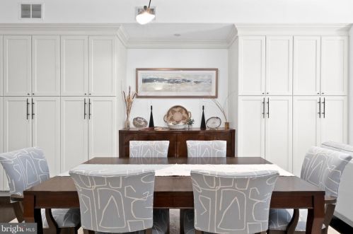 310 16th St, Philadelphia PA  19102-4907 exterior