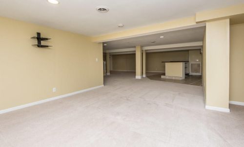 6245 Plaza Cir, Milwaukee WI  53223-2255 exterior