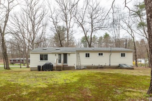 51 Frst St, Concord NH 03301-3122 exterior