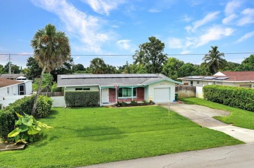 2285 41 Ter, Naples FL 34116-6517 exterior