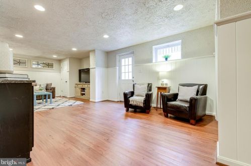 2122 Rampart Dr, Alexandria VA exterior