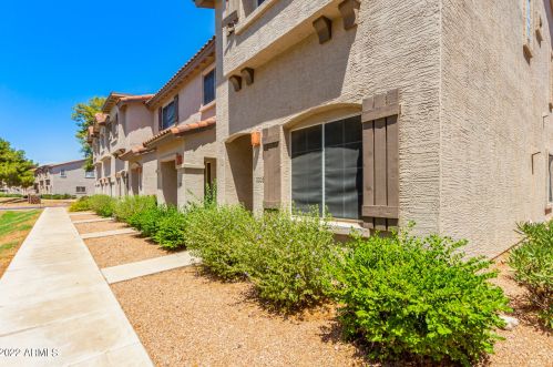 1961 Hartford St, Chandler, AZ 85225-7082