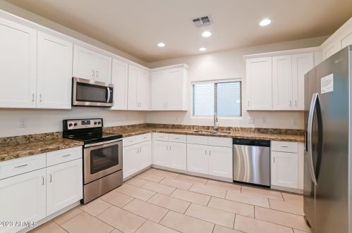 7307 17th Dr, Phoenix AZ  85041 exterior