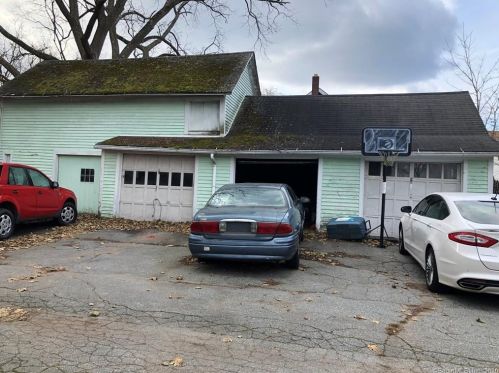 63 Reynolds St, Killingly CT 06239-2920 exterior