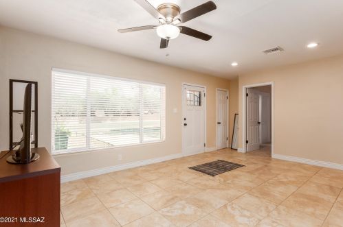 3402 Seneca St, Tucson AZ 85716-3200 exterior