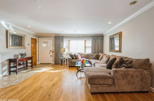 3534 Pne Grv Ave, Chicago IL 60657-1877 exterior