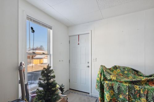 937 Leonard St, Grand Rapids MI 49534-0011 exterior