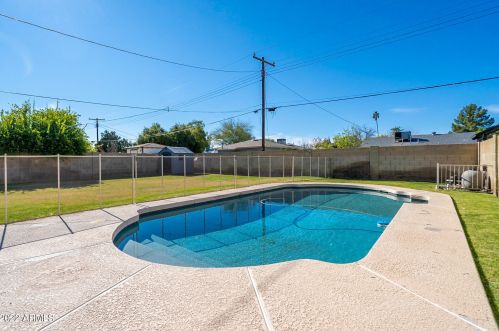 4220 16 Dr, Phoenix AZ 85015-1426 exterior