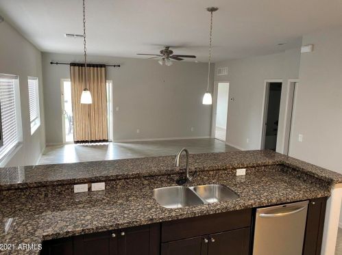 8229 4 Ave, Phoenix AZ 85041-5743 exterior