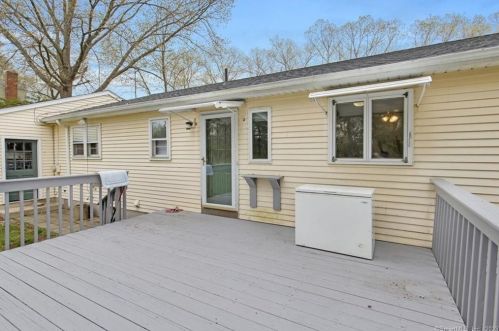 156 Avery St, Manchester CT 06042-1756 exterior