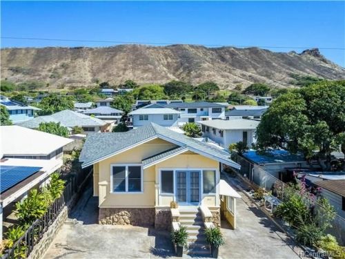 3417 Edna St, Honolulu, HI 96815-6368