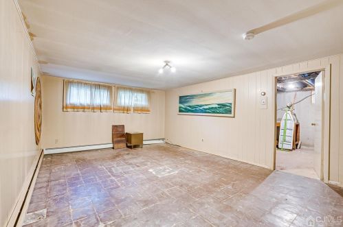 19 Marshall Dr, Edison NJ  08817-2910 exterior