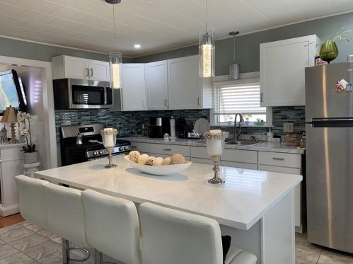 138 High St, Woonsocket, RI 02895-4333