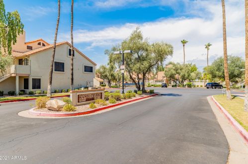 19820 13th Ave, Phoenix AZ  85027-4308 exterior