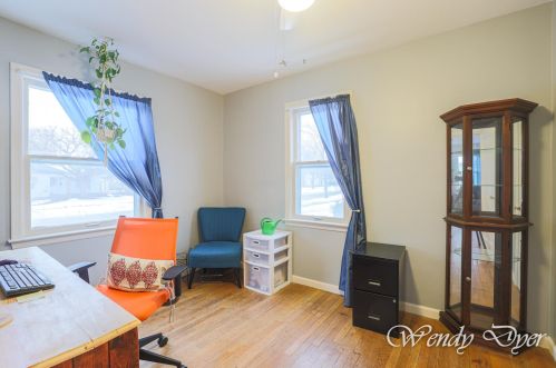 1042 Northlawn St, Grand Rapids MI 49505-3717 exterior