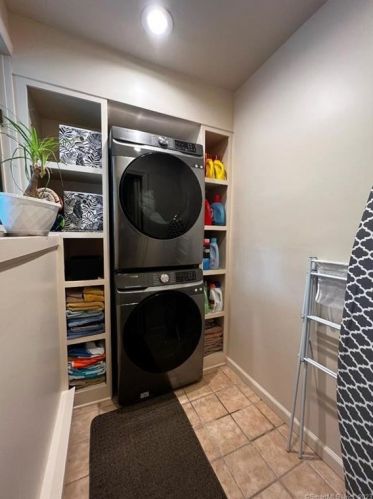 11 Camelot Dr, Norwalk CT 06850-2413 exterior