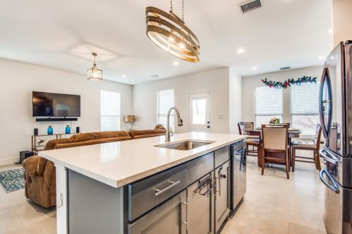 3826 Aransas St, Dallas TX 75212-1307 exterior