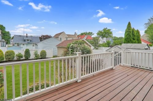 78 Benjamin St, Cranford NJ  07016-2622 exterior